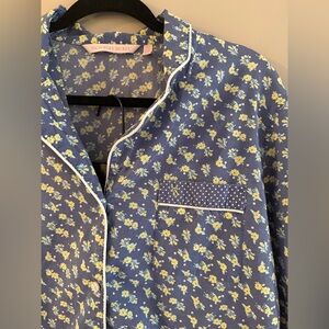 Victoria's Secret 100% Cotton Notch Collar  Pajamas - Sz Medium